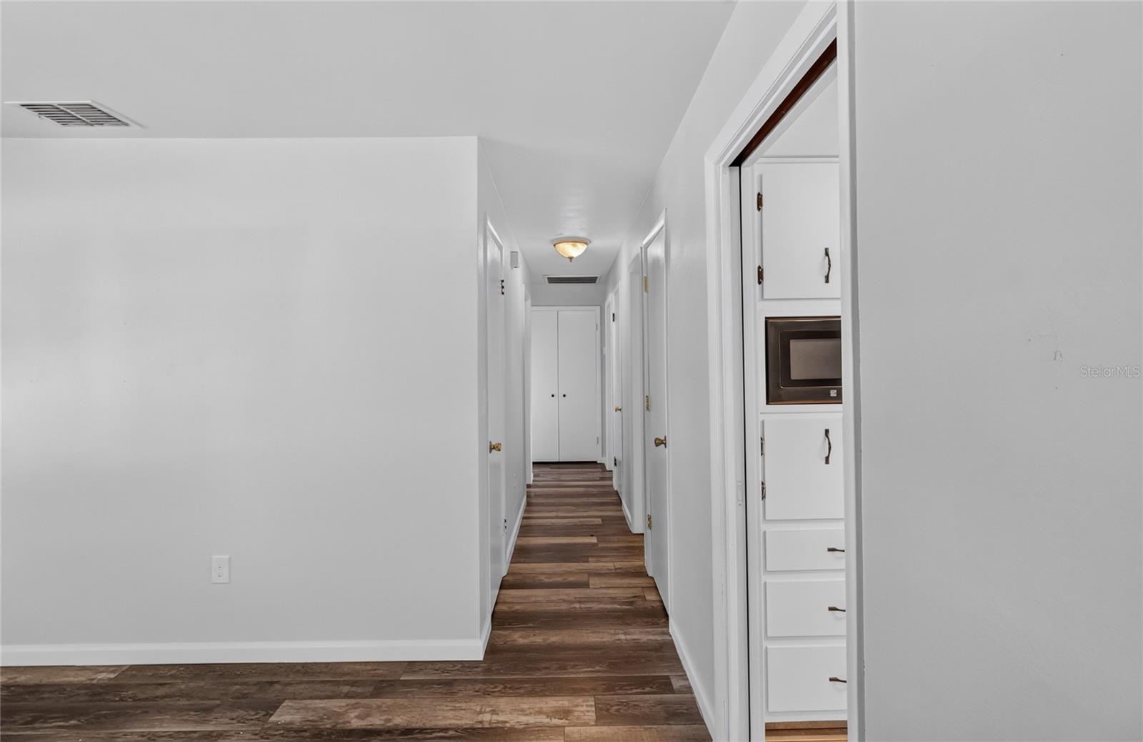 3203 Carleton Cir E Property Photo 15