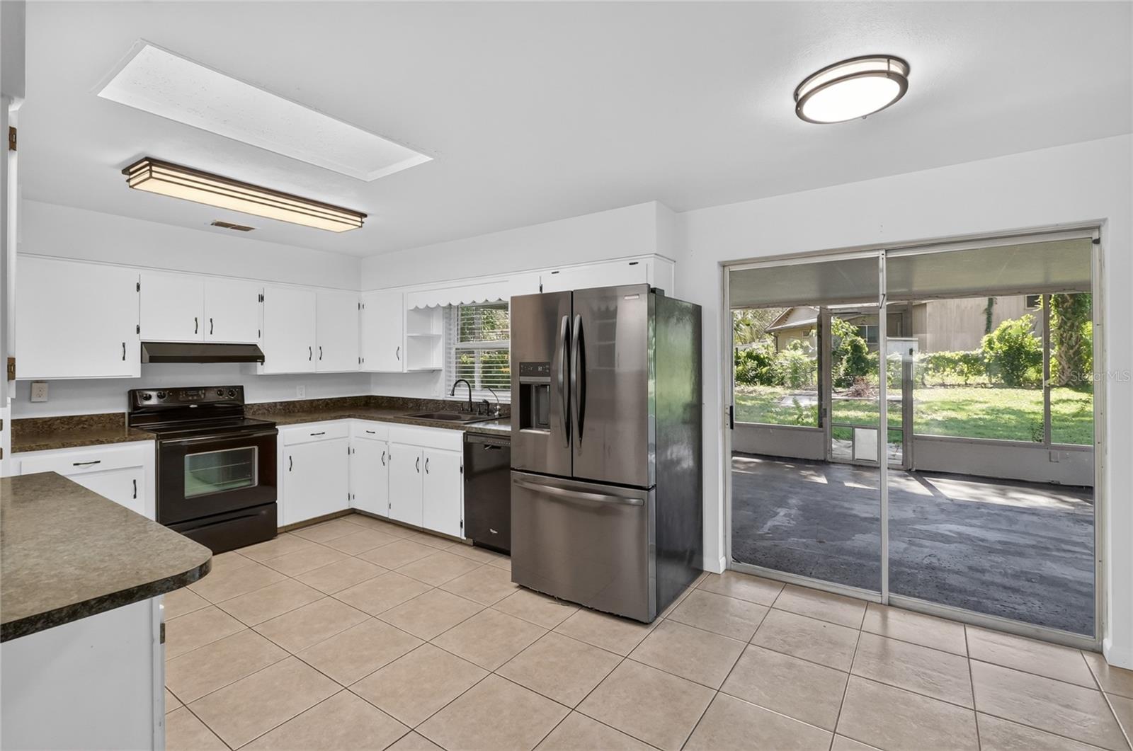 3203 Carleton Cir E Property Photo 19