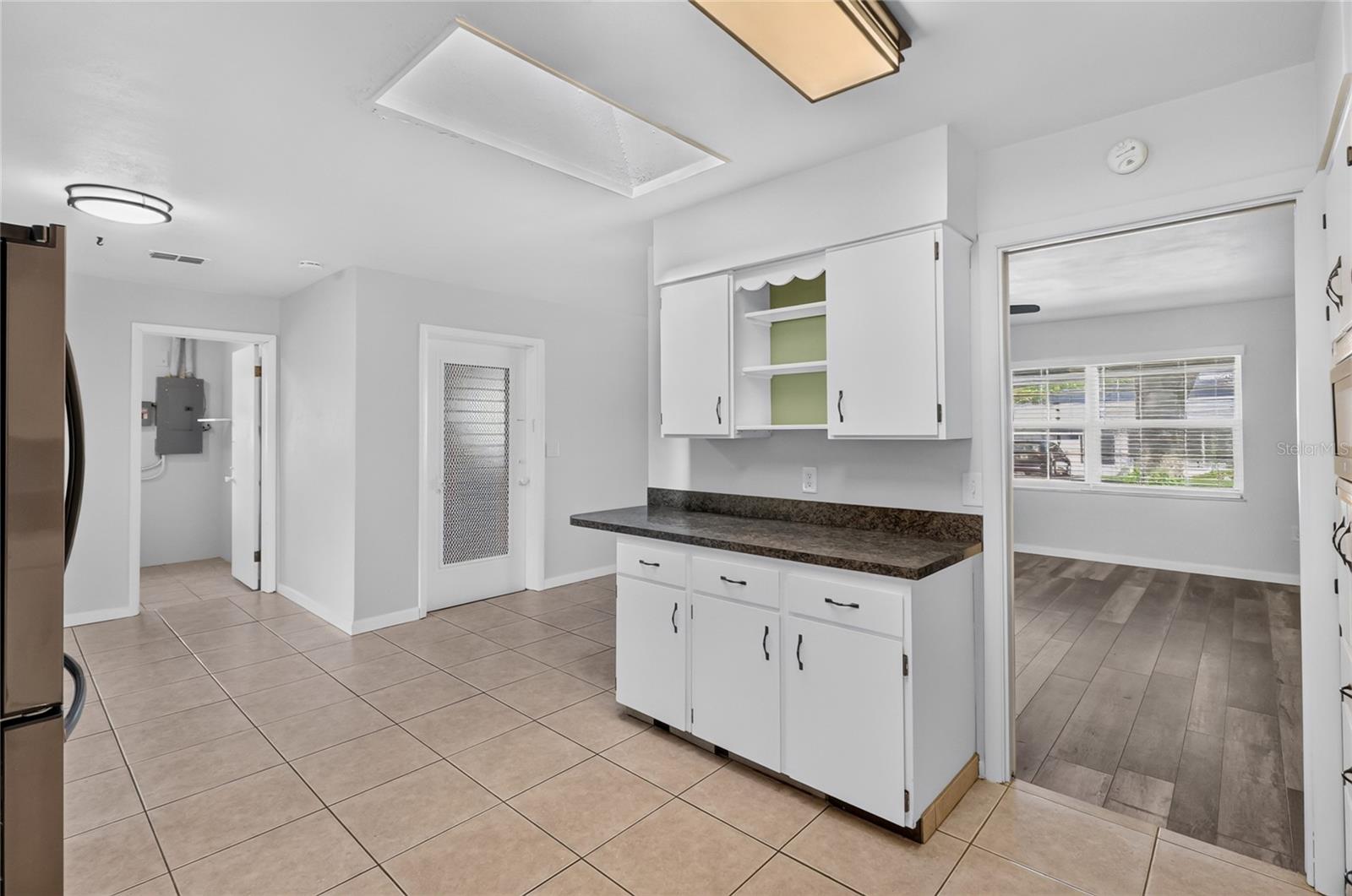 3203 Carleton Cir E Property Photo 22