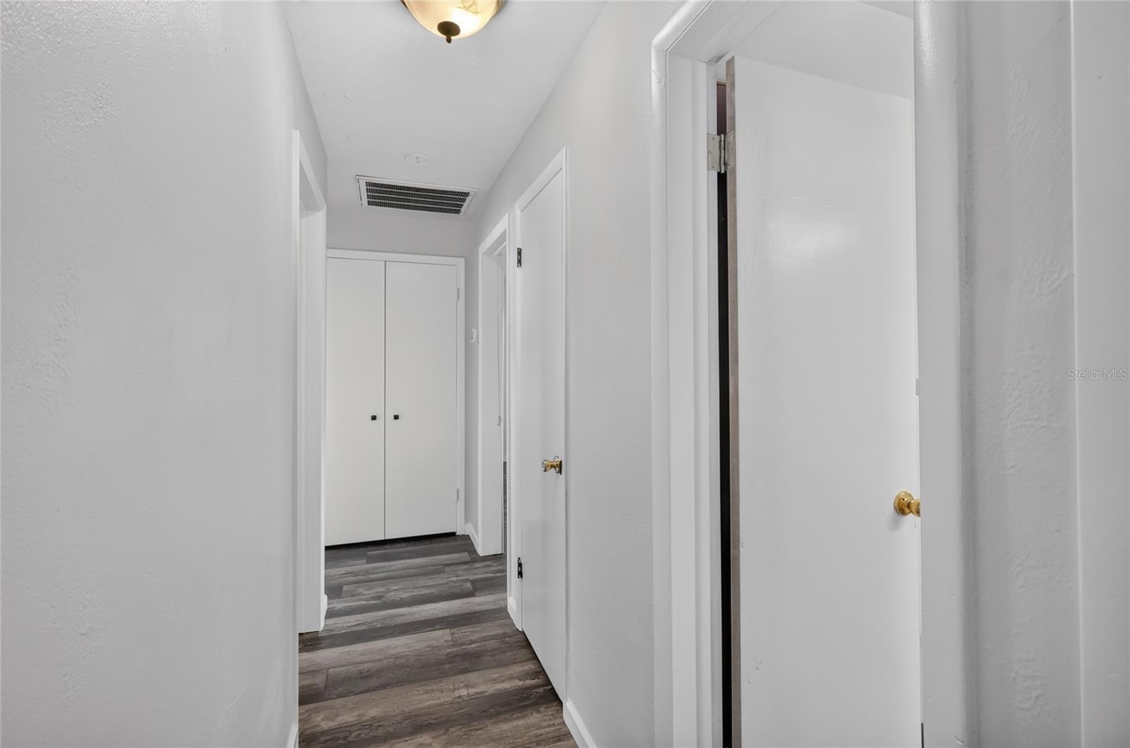 3203 Carleton Cir E Property Photo 25