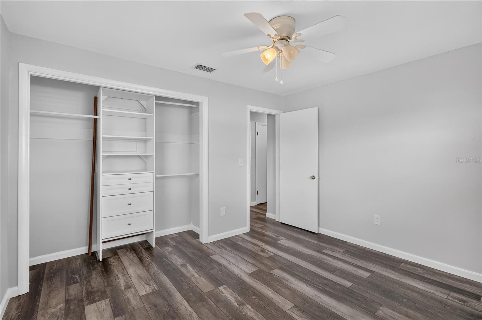 3203 Carleton Cir E Property Photo 28