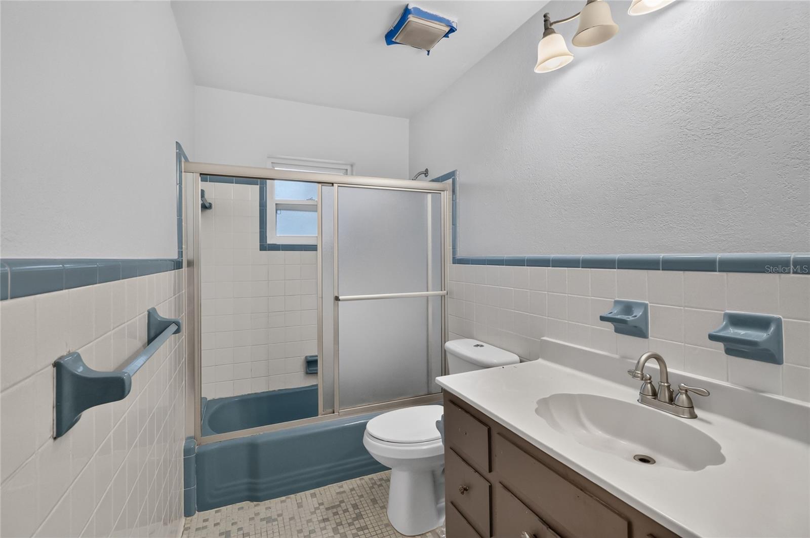 3203 Carleton Cir E Property Photo 29