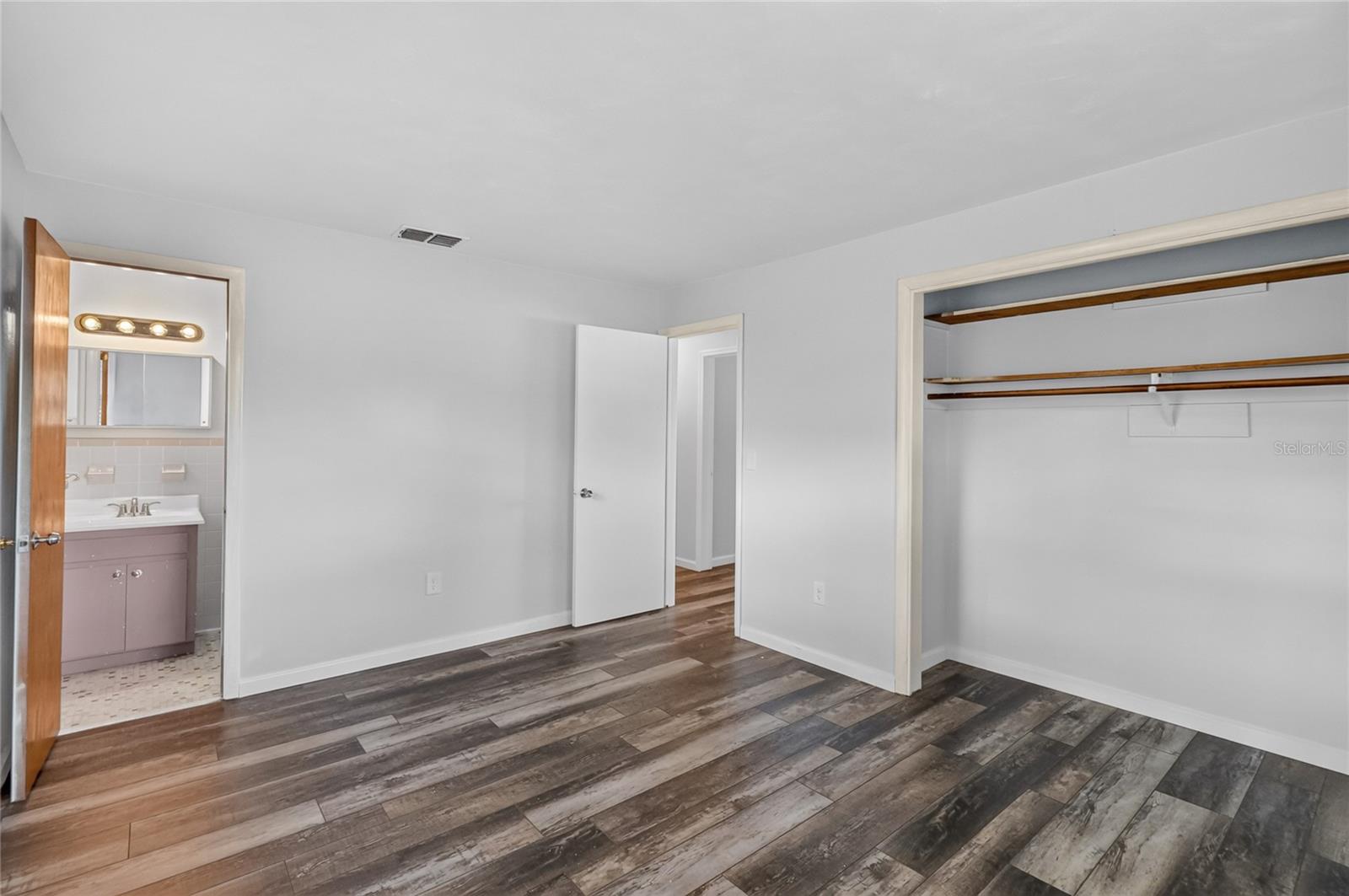 3203 Carleton Cir E Property Photo 31