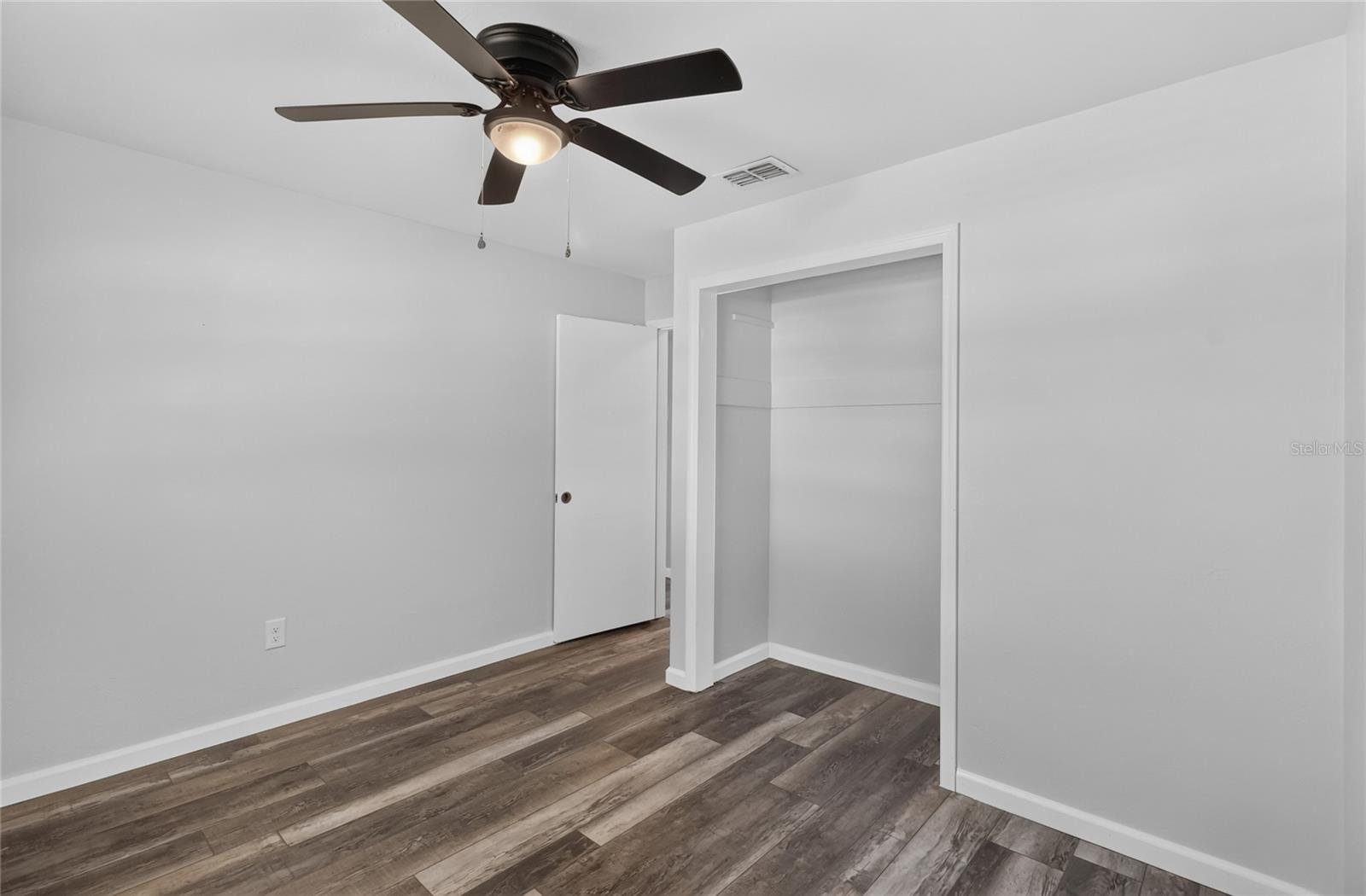 3203 Carleton Cir E Property Photo 33