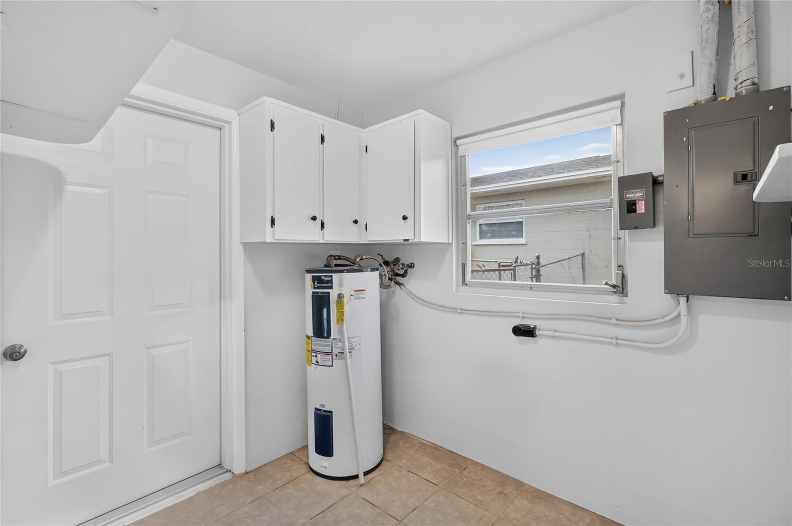 3203 Carleton Cir E Property Photo 35
