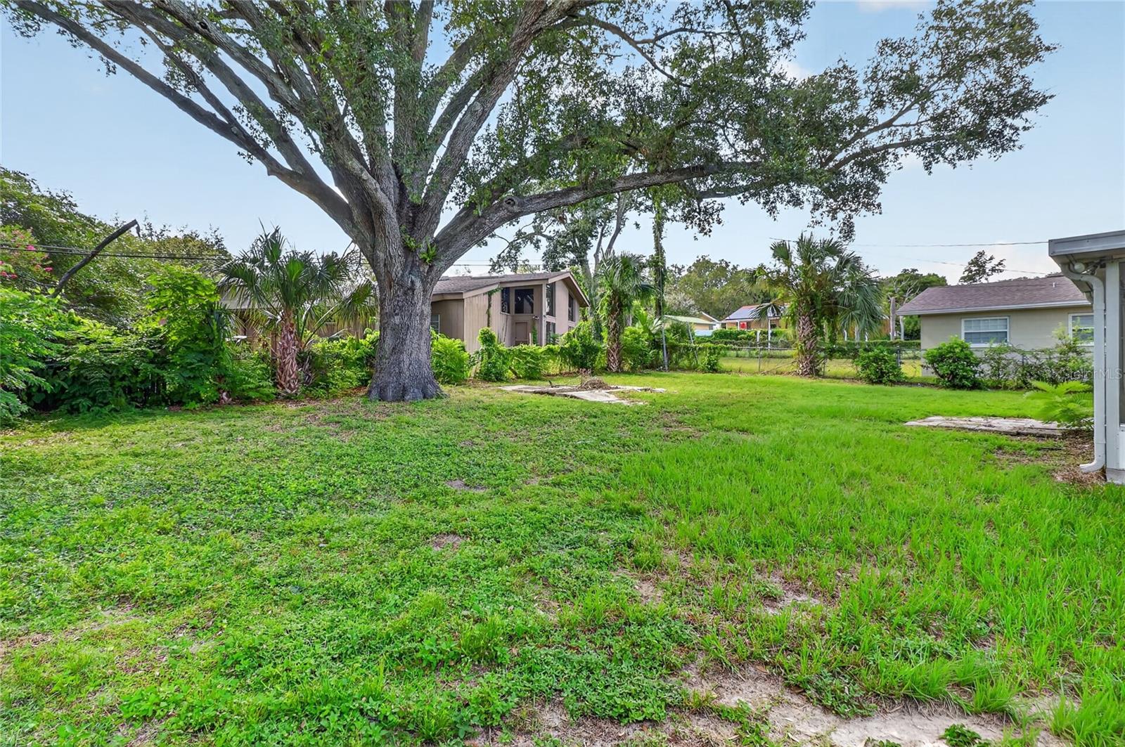 3203 Carleton Cir E Property Photo 38