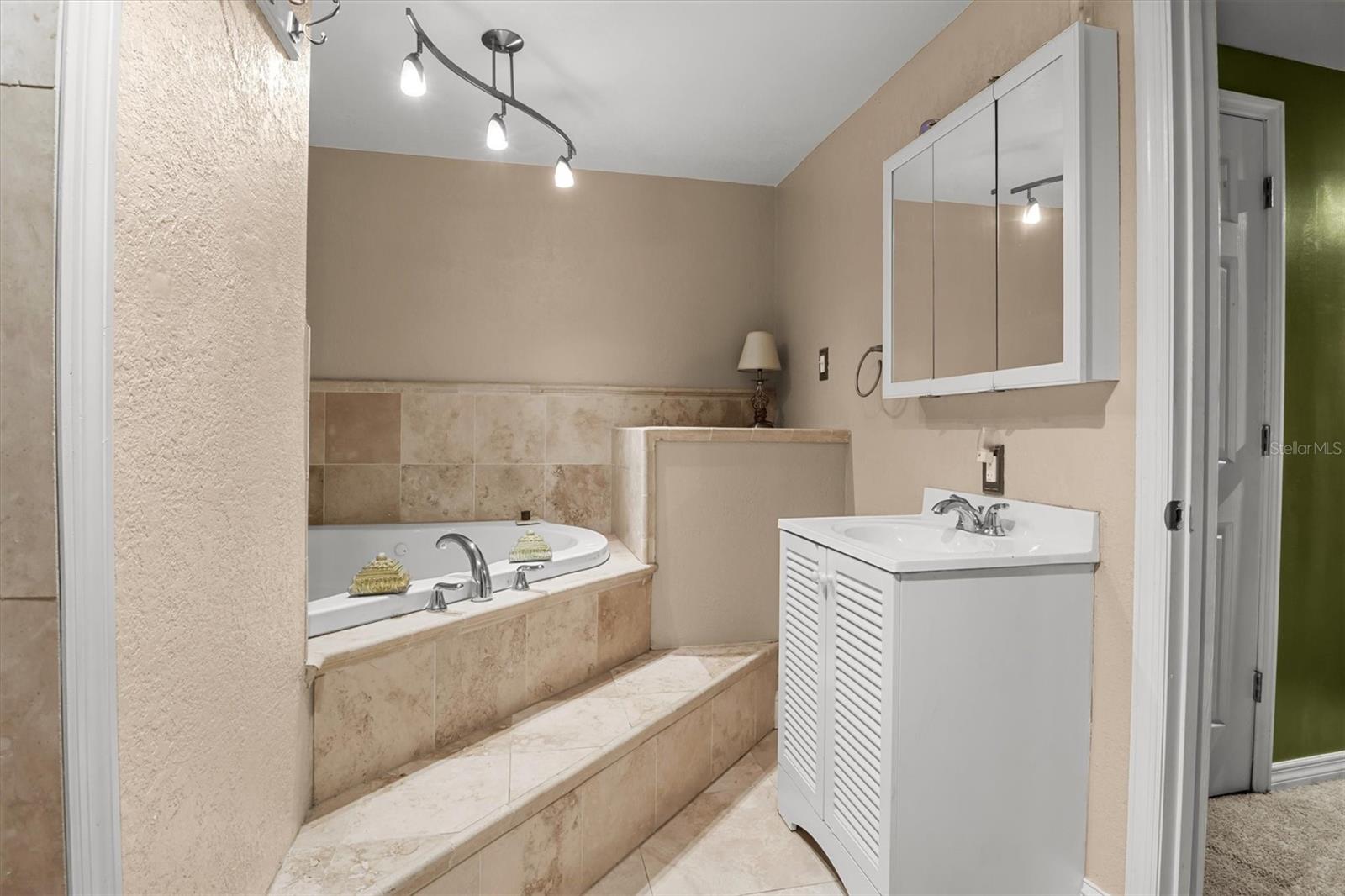 5872 Red Fox Dr Property Photo 24