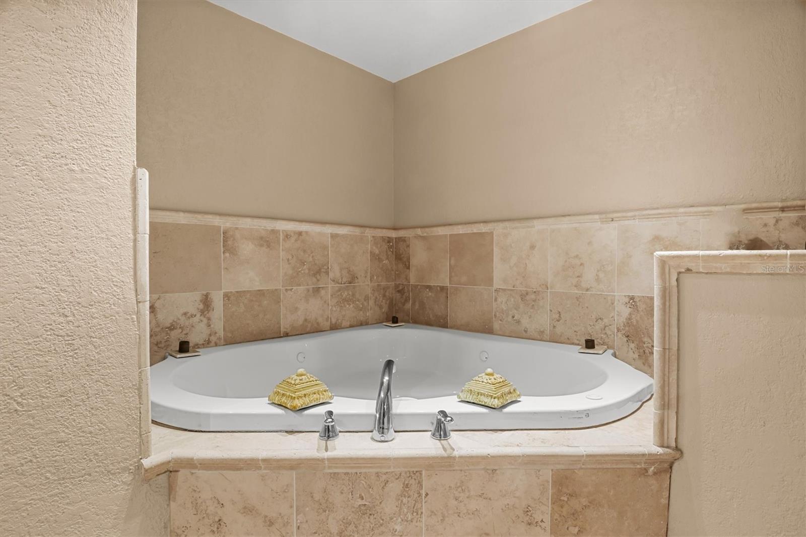 5872 Red Fox Dr Property Photo 25