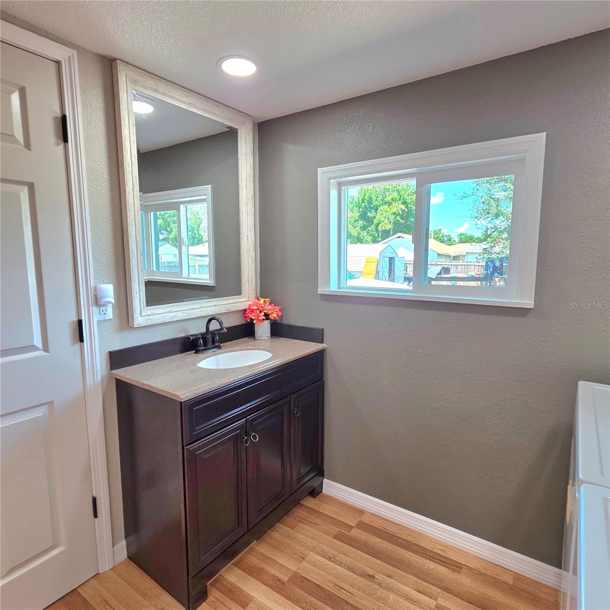 845 Avenue F Ne Property Photo 16