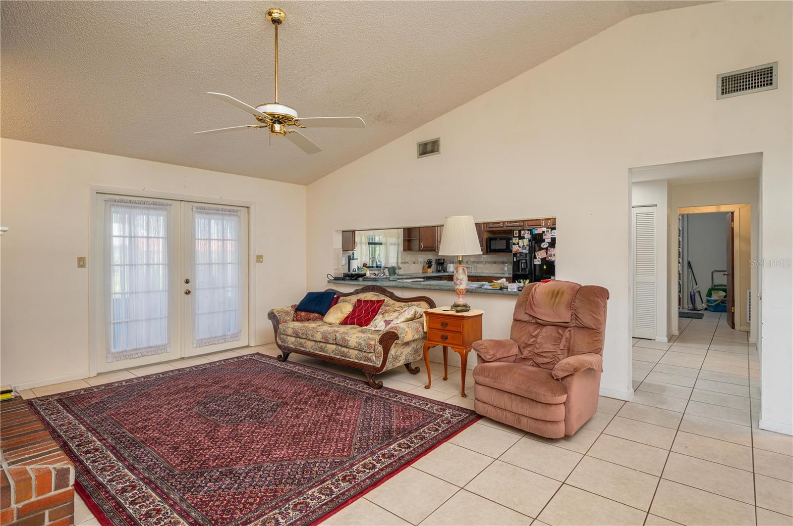 P4939683 Property Photo 6