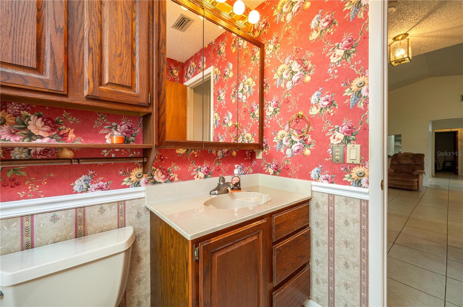 P4939683 Property Photo 23