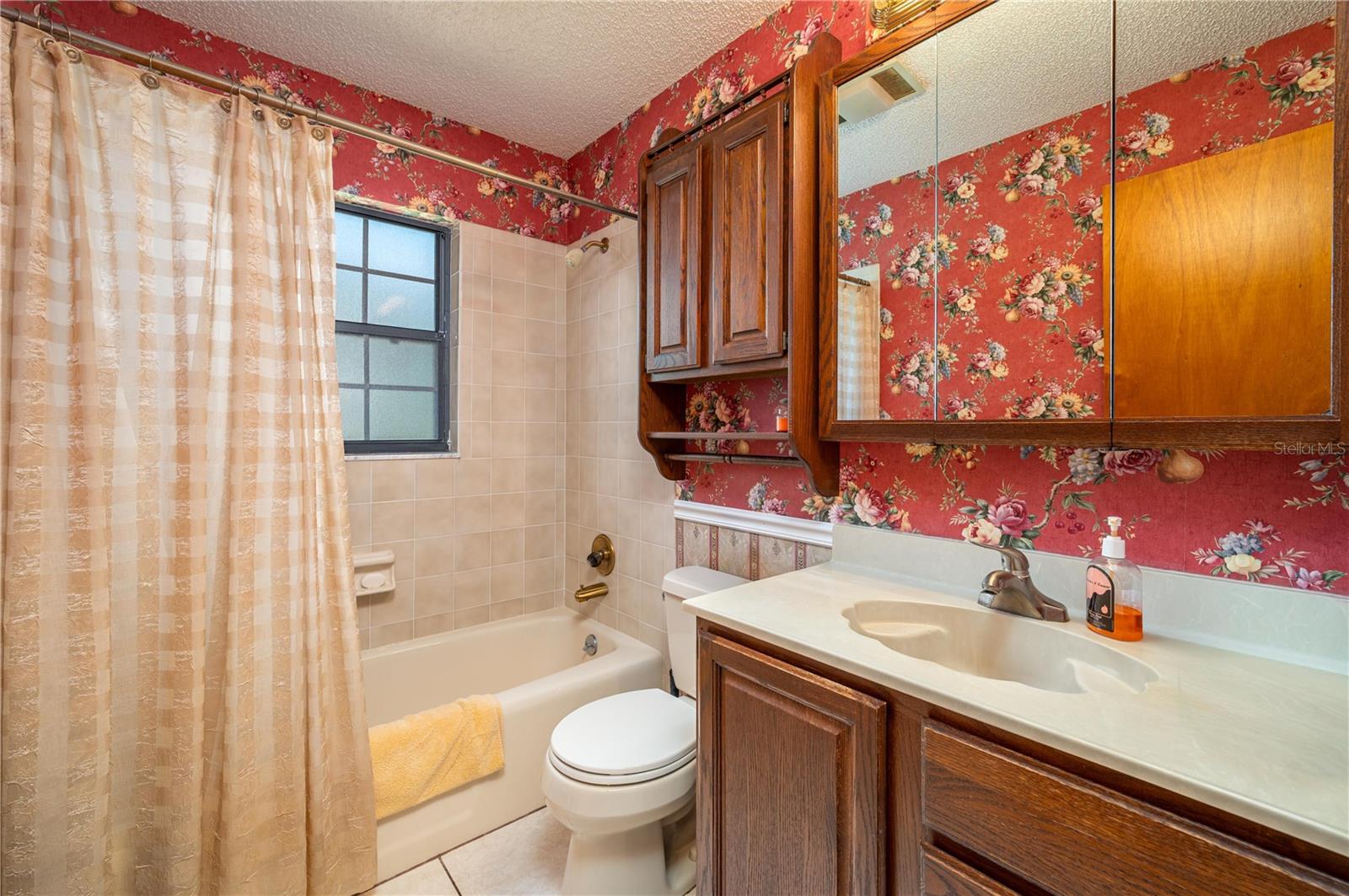P4939683 Property Photo 24
