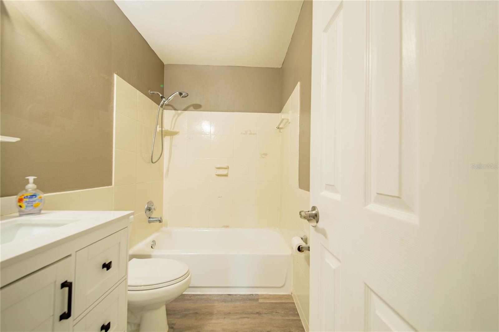 420 Nantahala Ct Property Photo 18