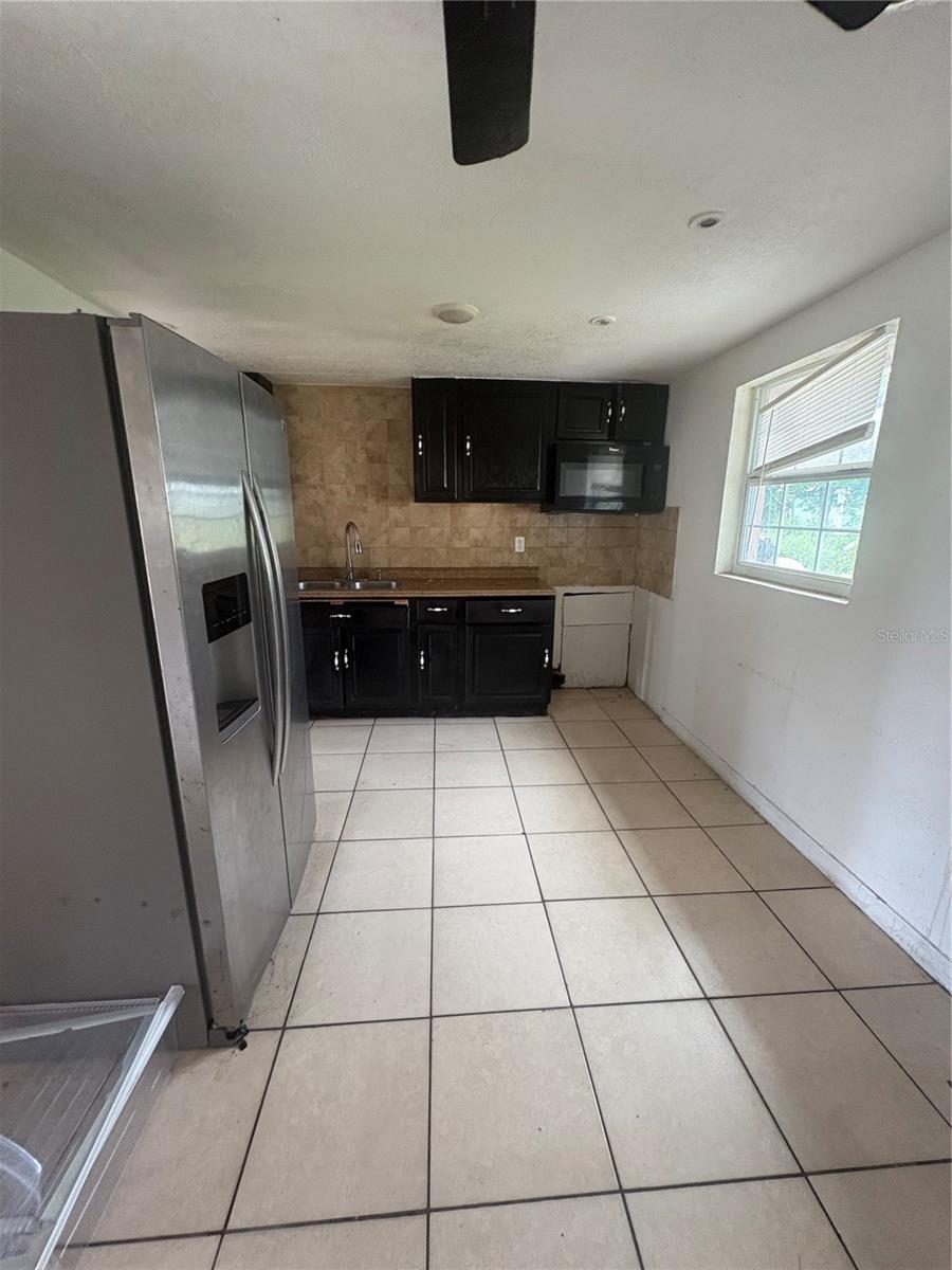 1619 Tangelo St Property Photo 4