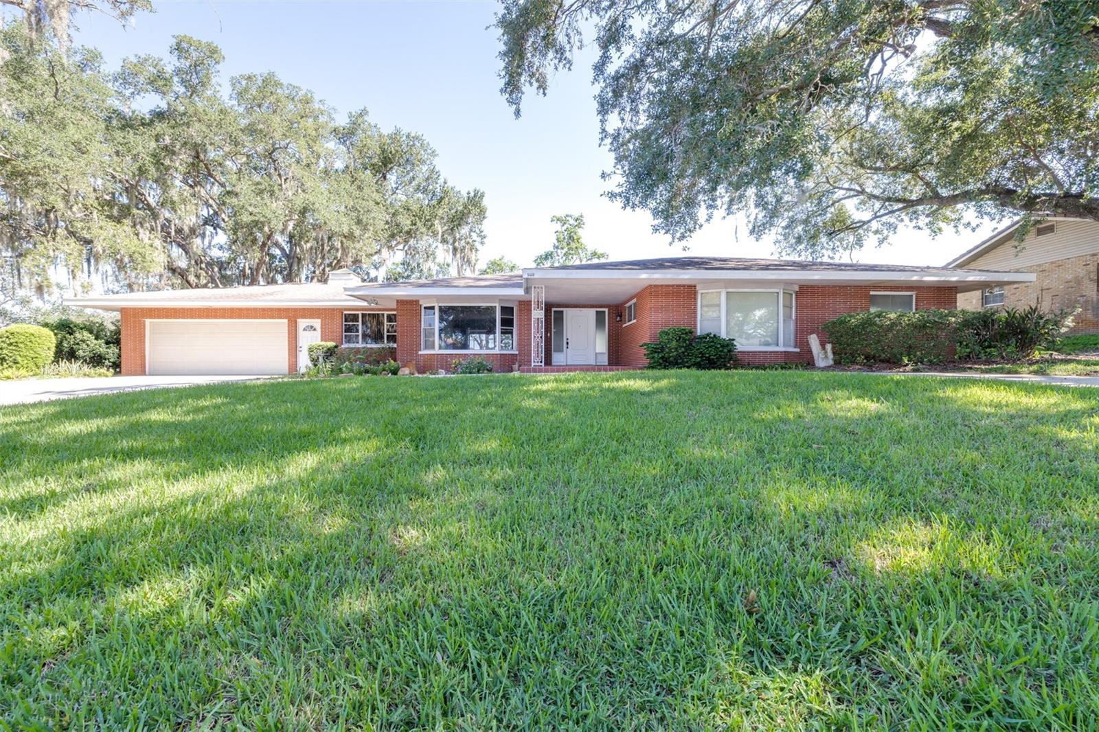 300 CREST DR