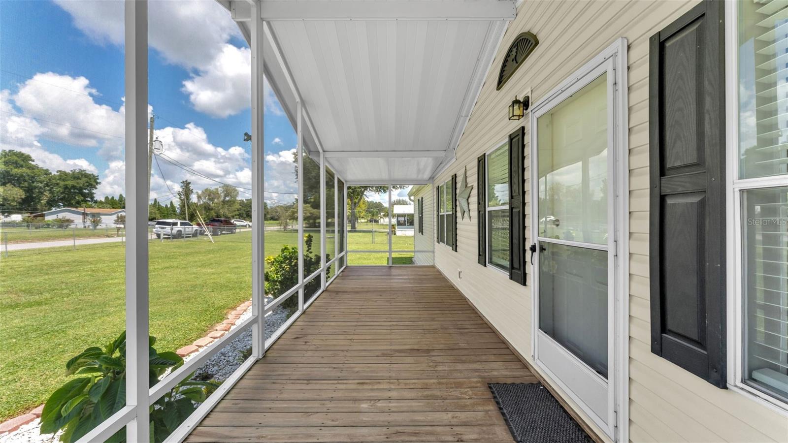 332 Cesara Dr Property Photo 6