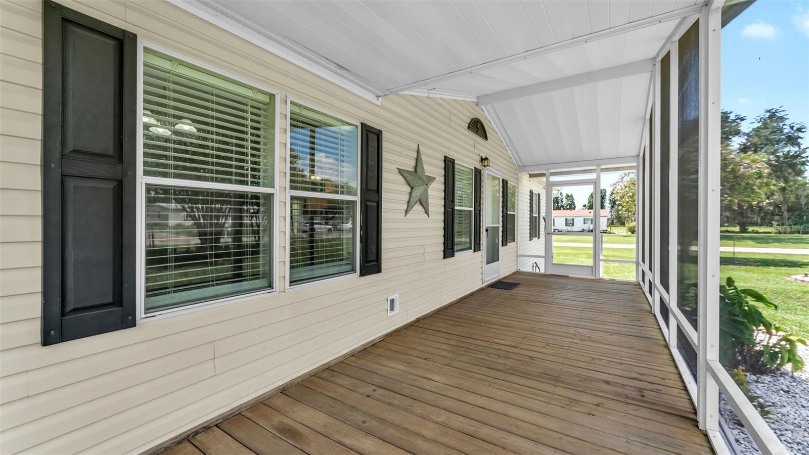 332 Cesara Dr Property Photo 7
