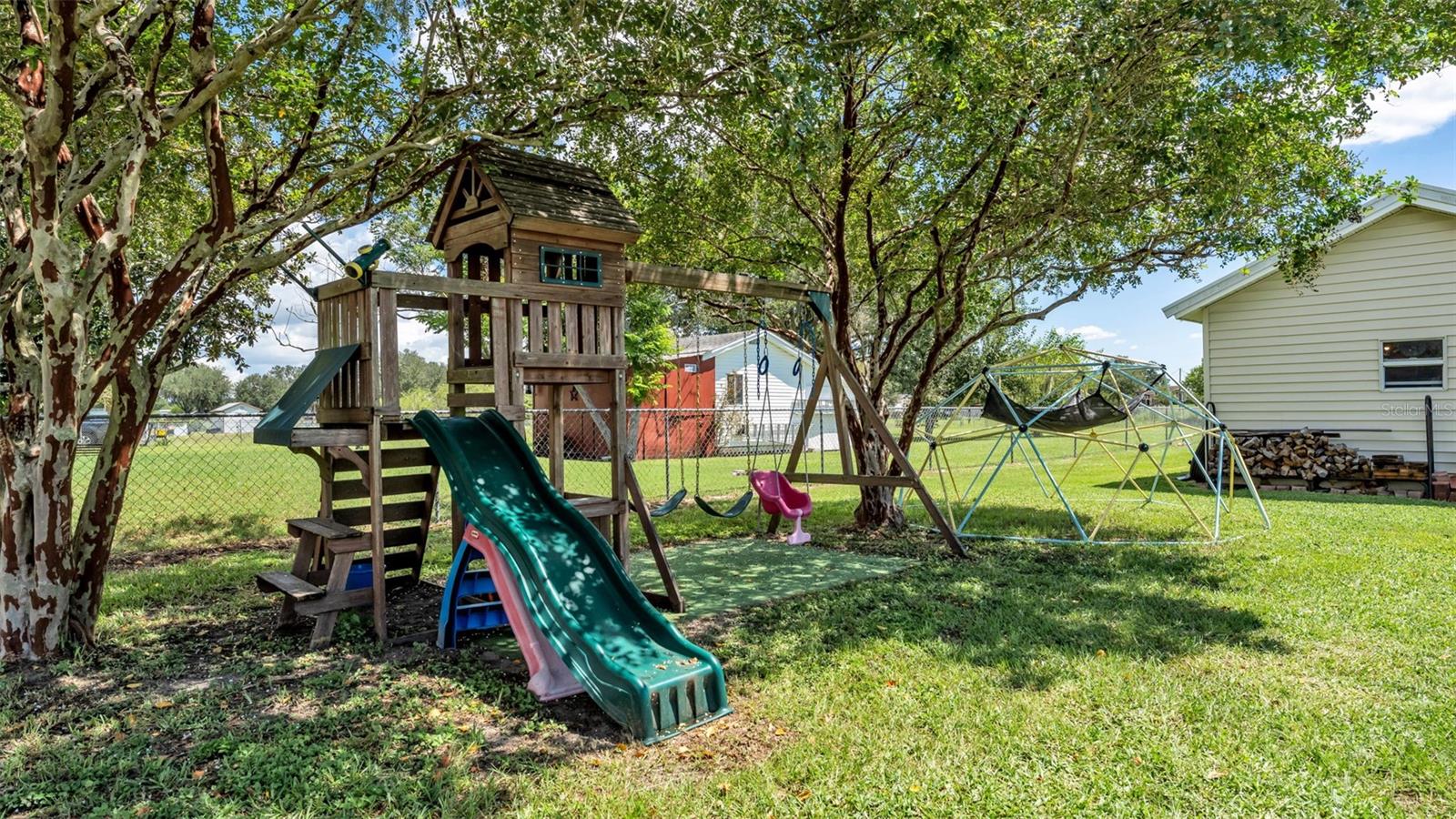 332 Cesara Dr Property Photo 12