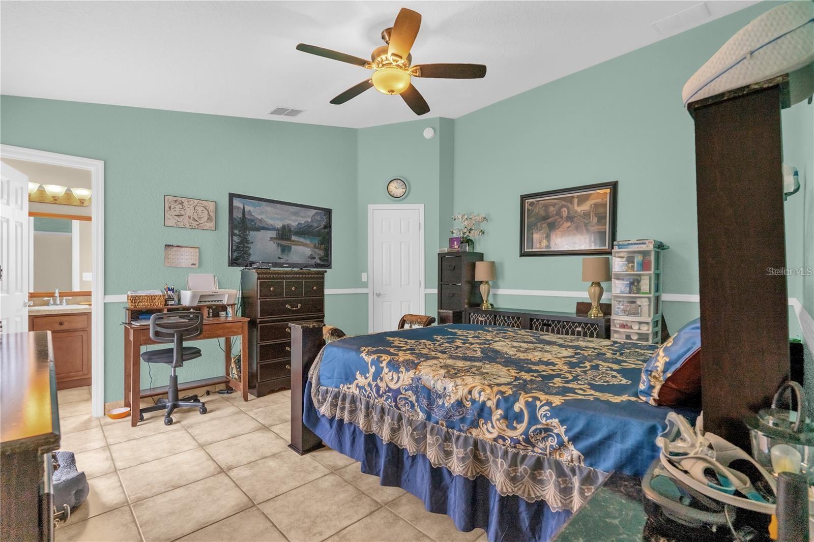 1366 Merrimack Pl Property Photo 11