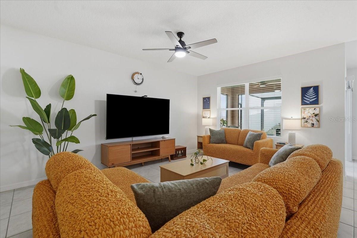 1113 Griffon Ave Property Photo 4