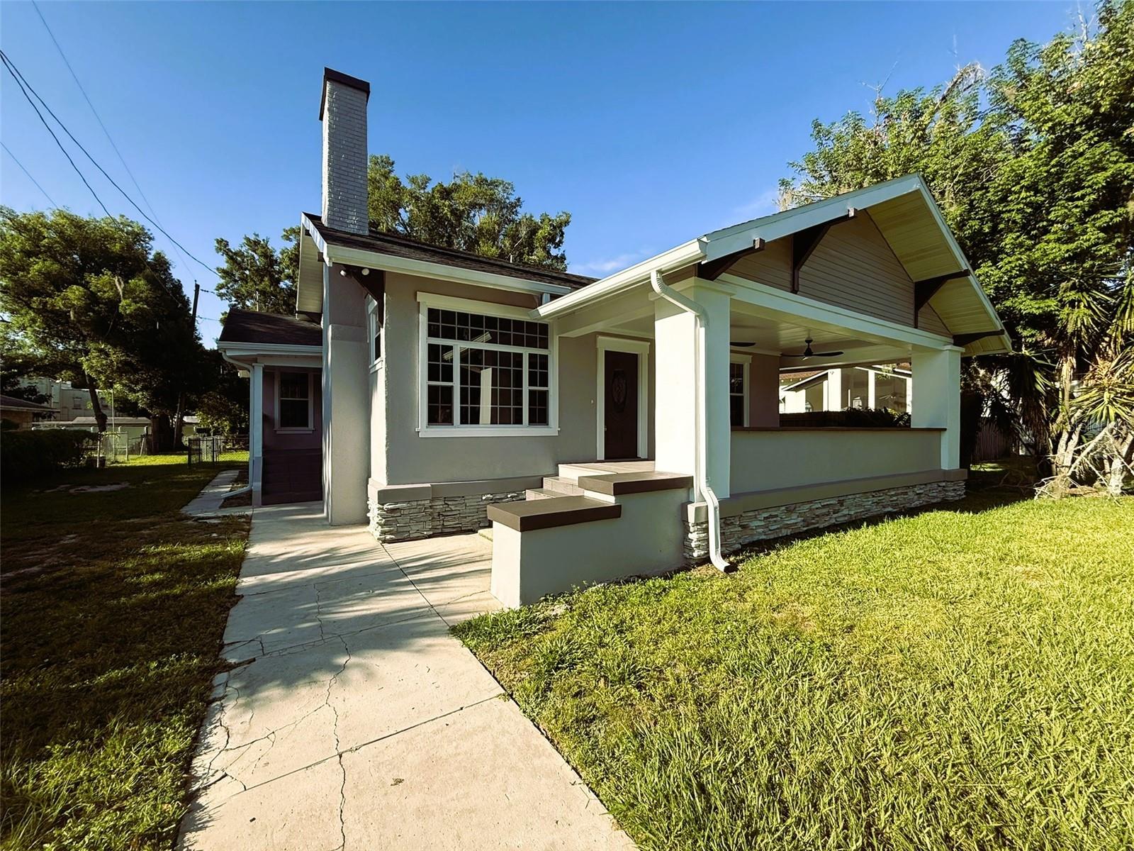 2112 Avenue C Sw Property Photo 1