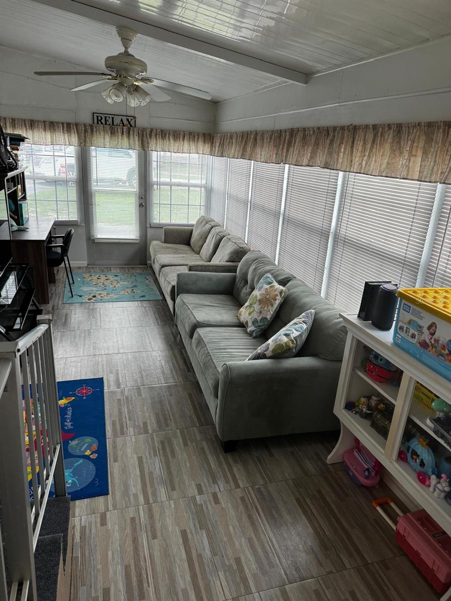 215 Edgewood Blvd Property Photo 8
