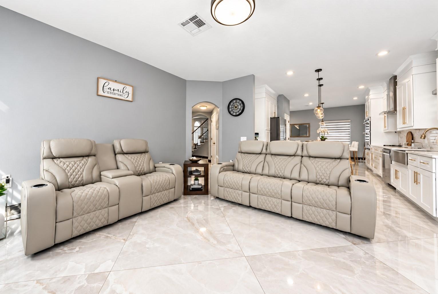 604 Kildrummy Dr Property Photo 14