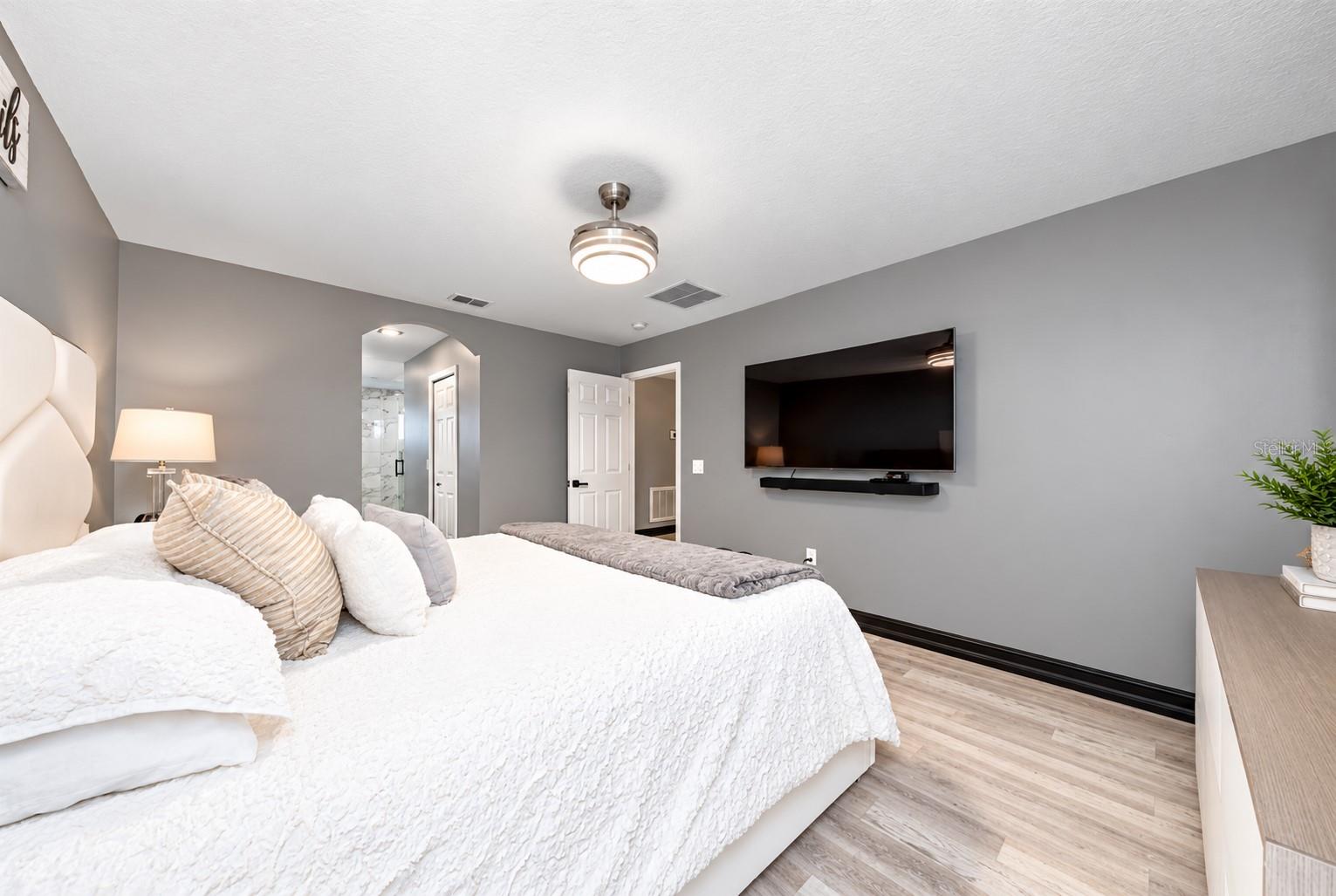604 Kildrummy Dr Property Photo 18