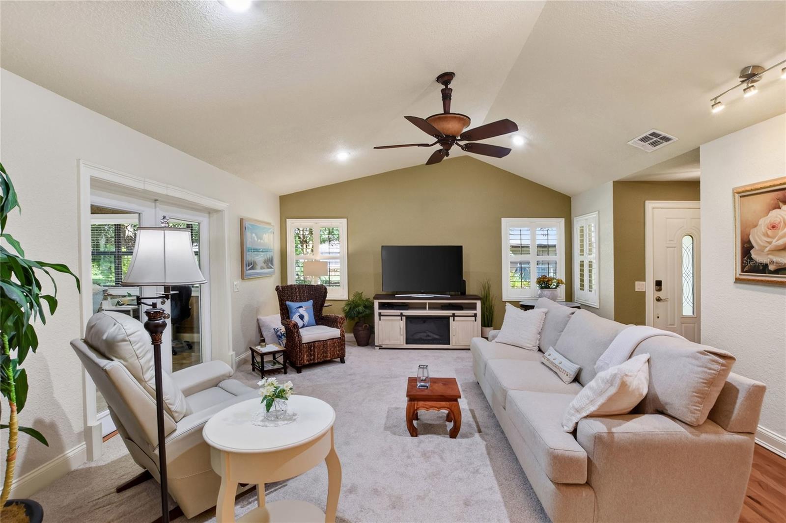 2801 Wingfoot Ct Property Photo 2