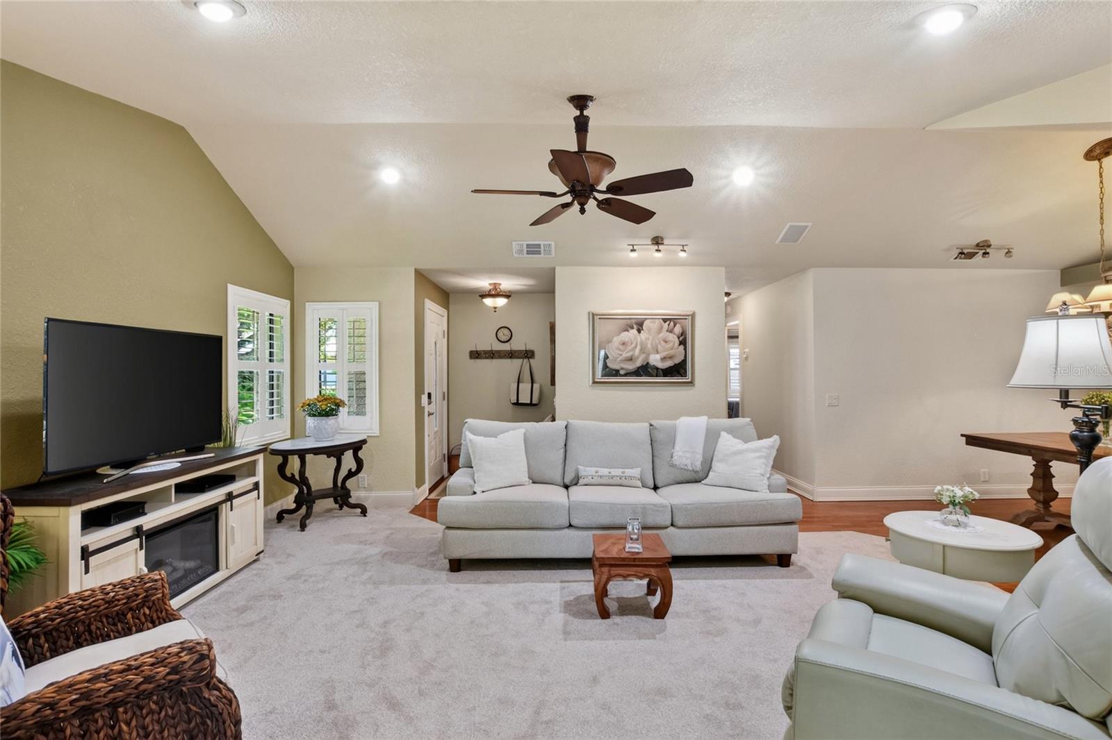 2801 Wingfoot Ct Property Photo 3