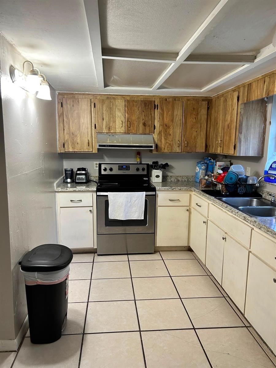 113 Draycott Ave Property Photo 2