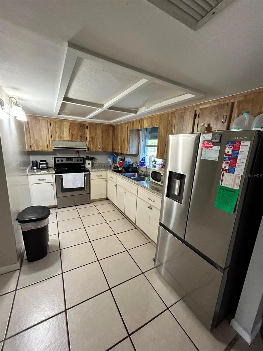 113 Draycott Ave Property Photo 7