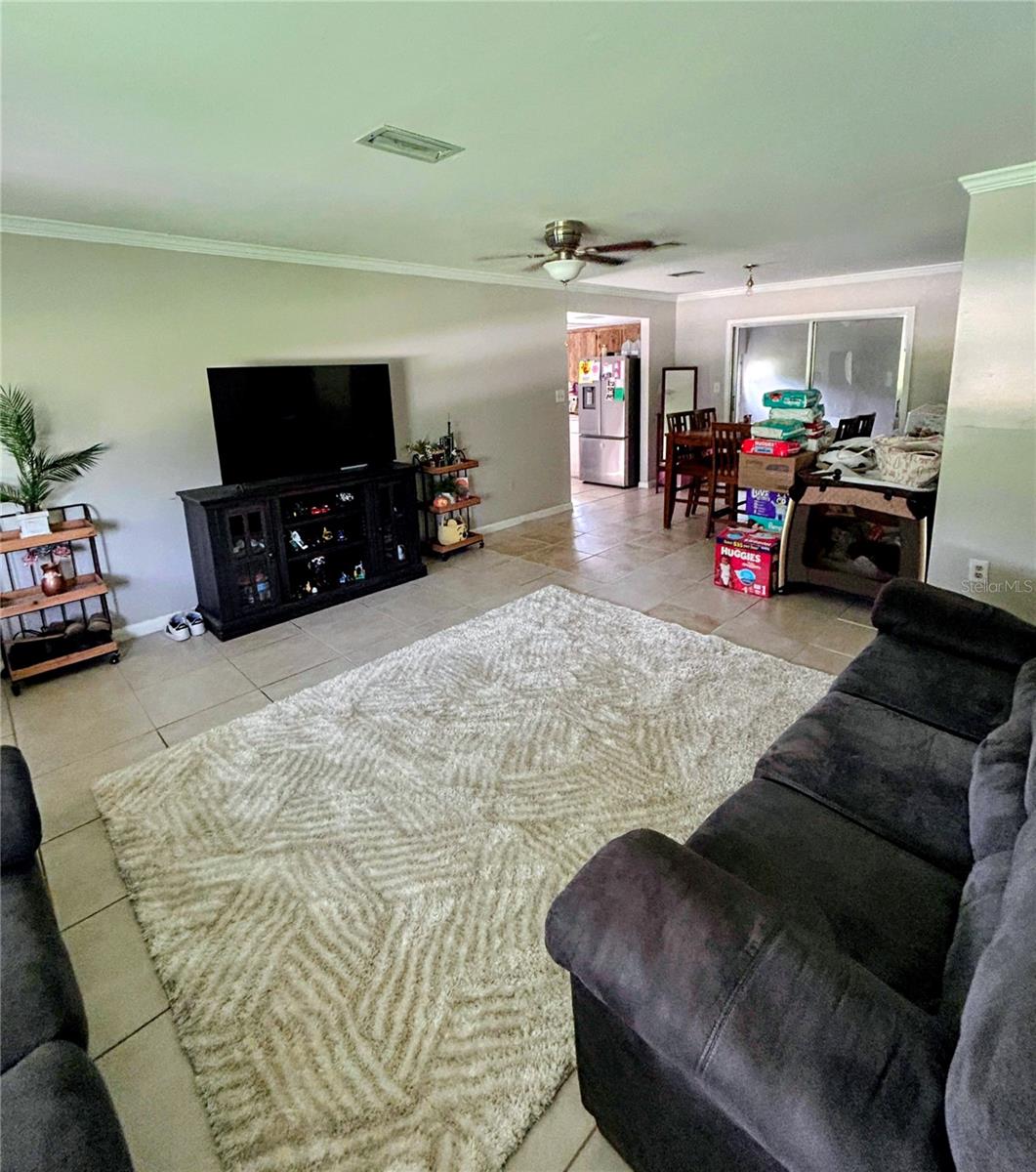 113 Draycott Ave Property Photo 13