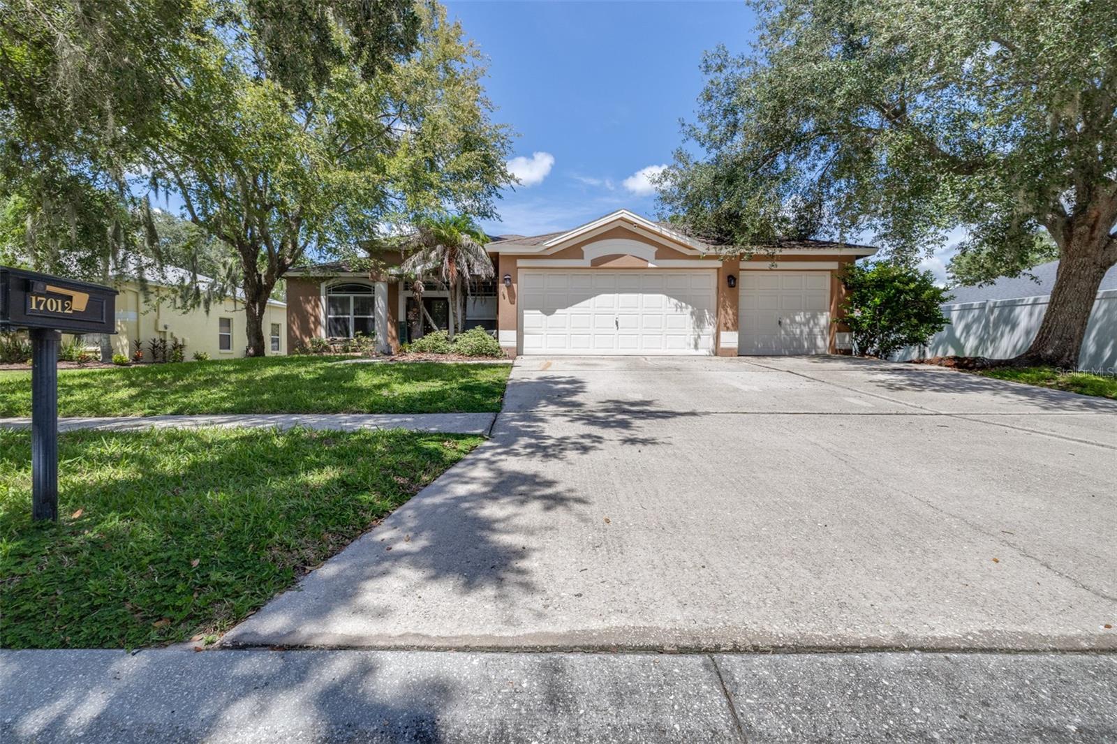 17012 Falconridge Rd Property Photo 3