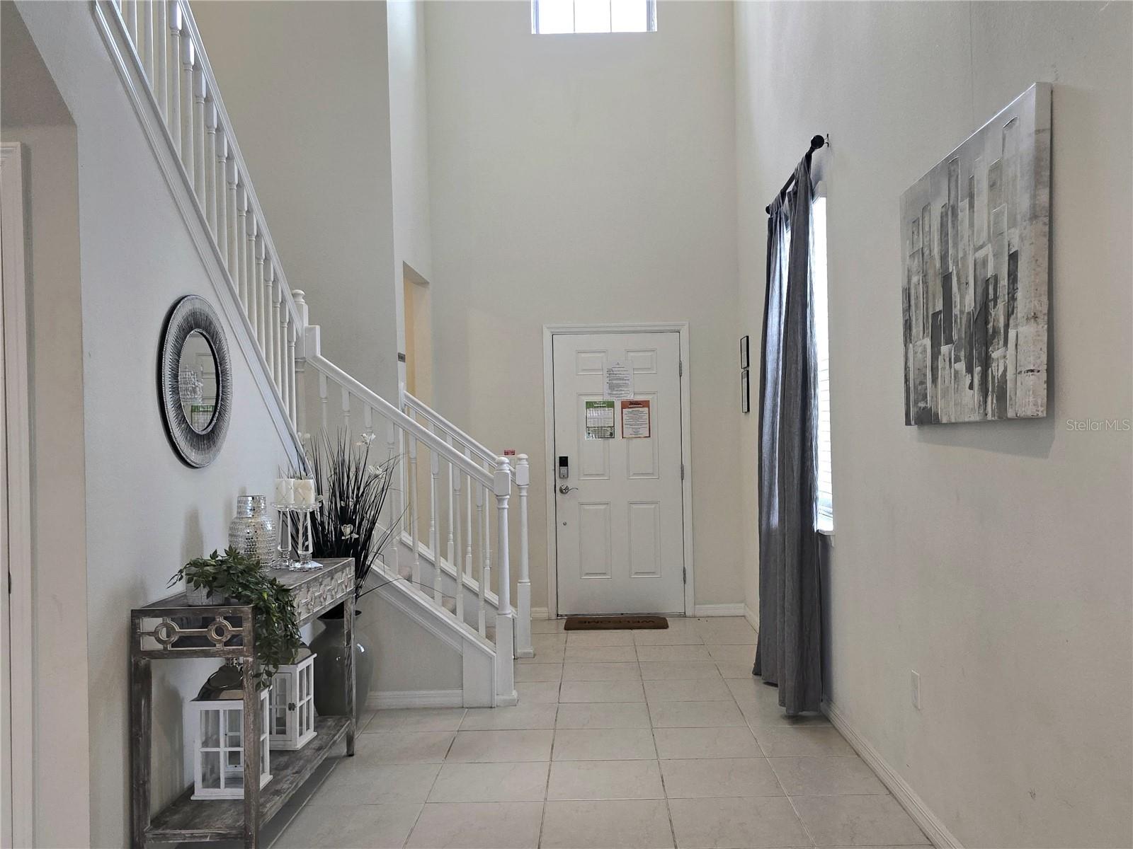 2462 Dubai St Property Photo 8