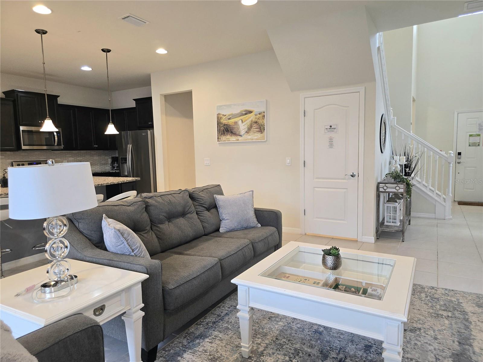 2462 Dubai St Property Photo 10