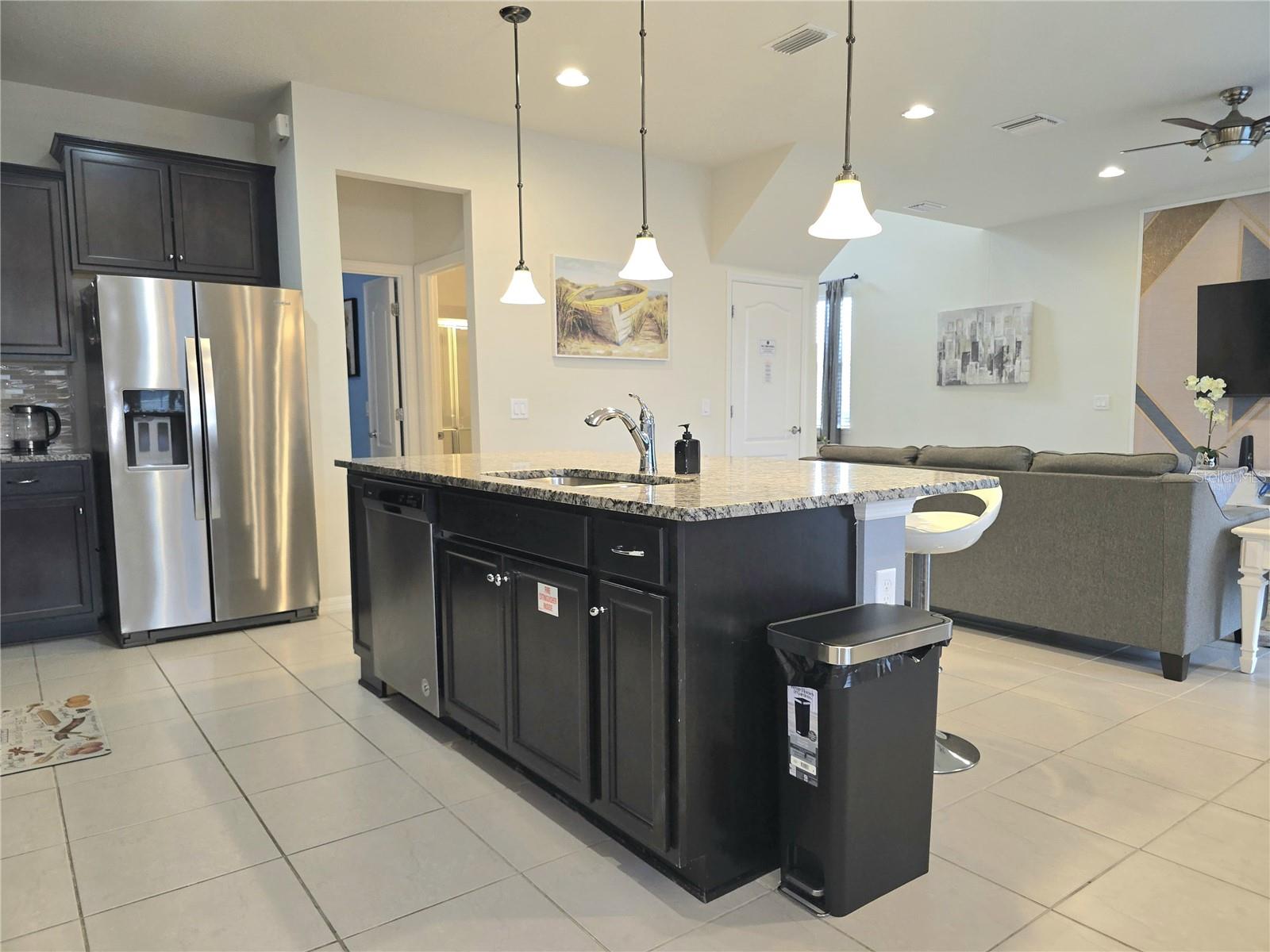 2462 Dubai St Property Photo 14