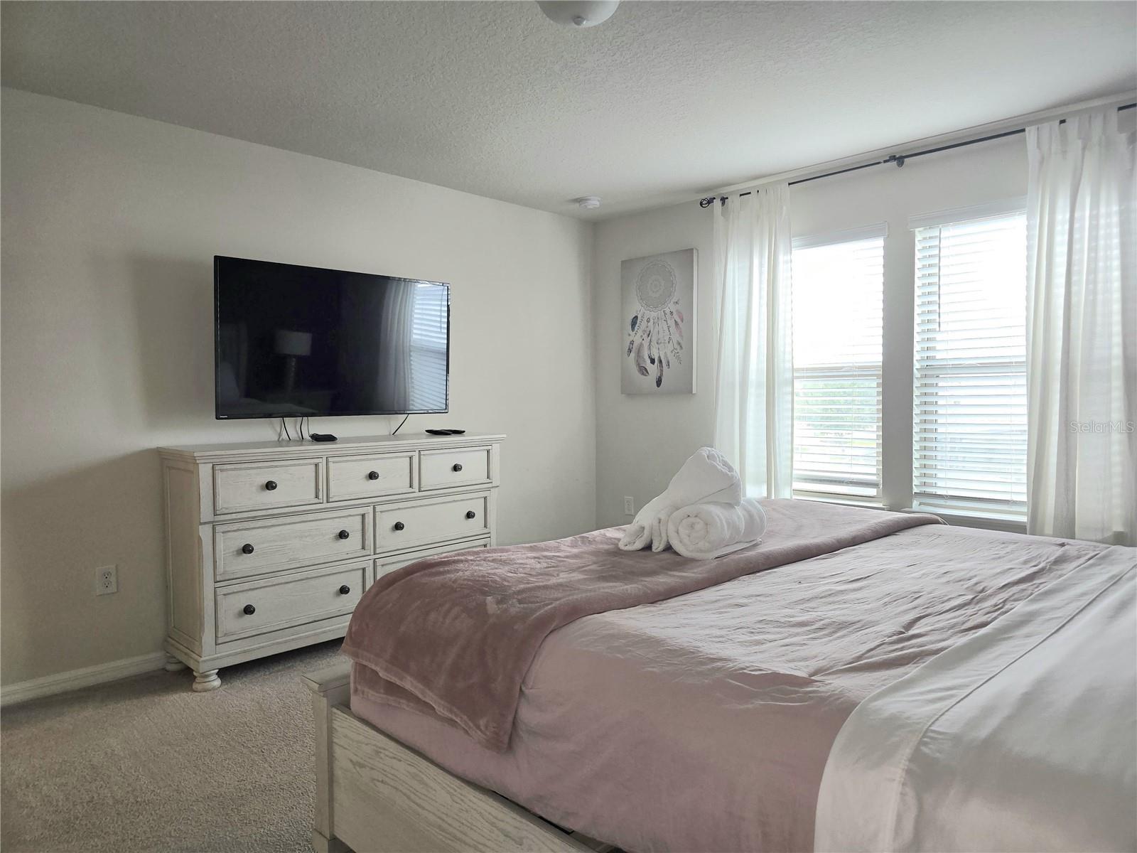 2462 Dubai St Property Photo 25