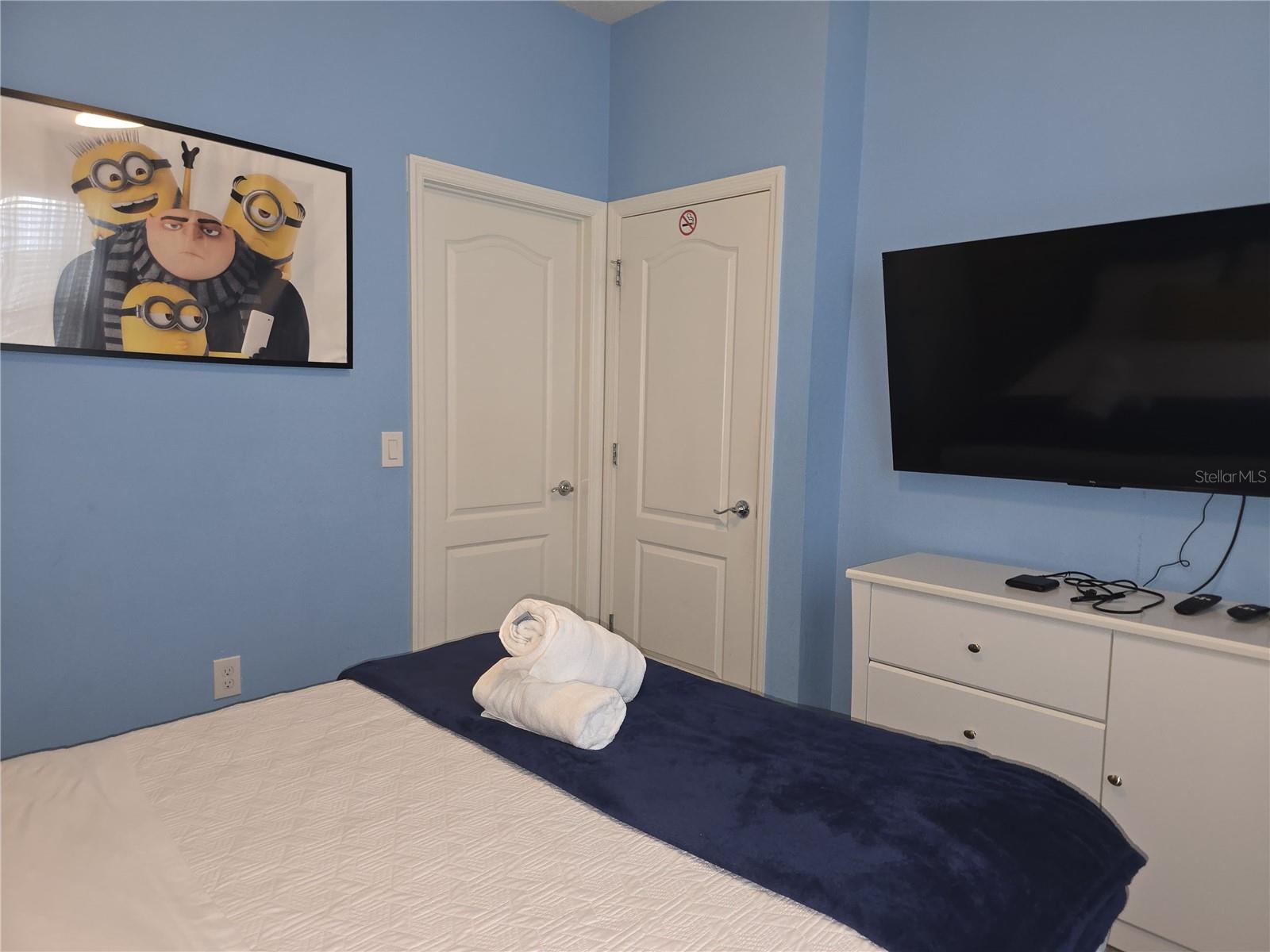 2462 Dubai St Property Photo 30