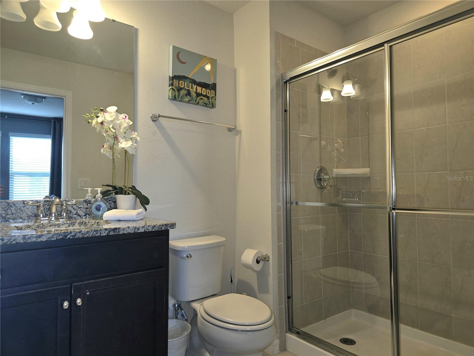 2462 Dubai St Property Photo 35