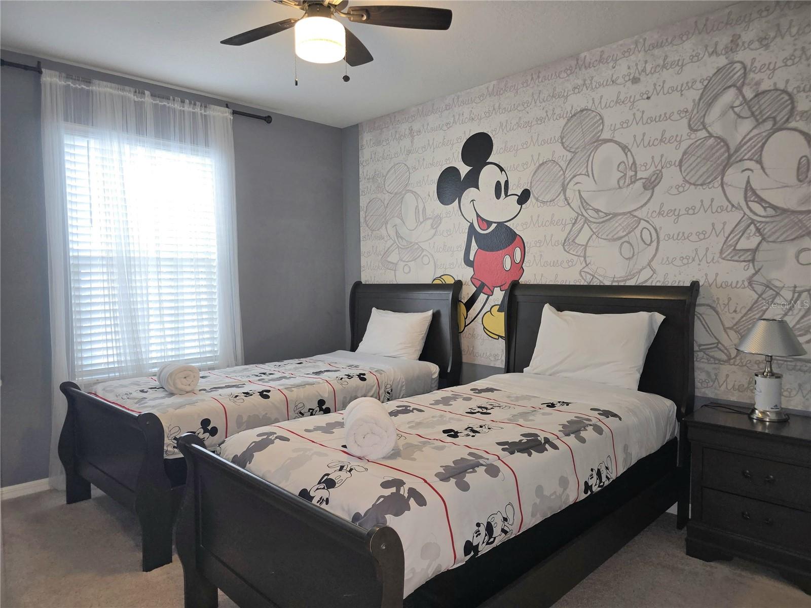 2462 Dubai St Property Photo 37