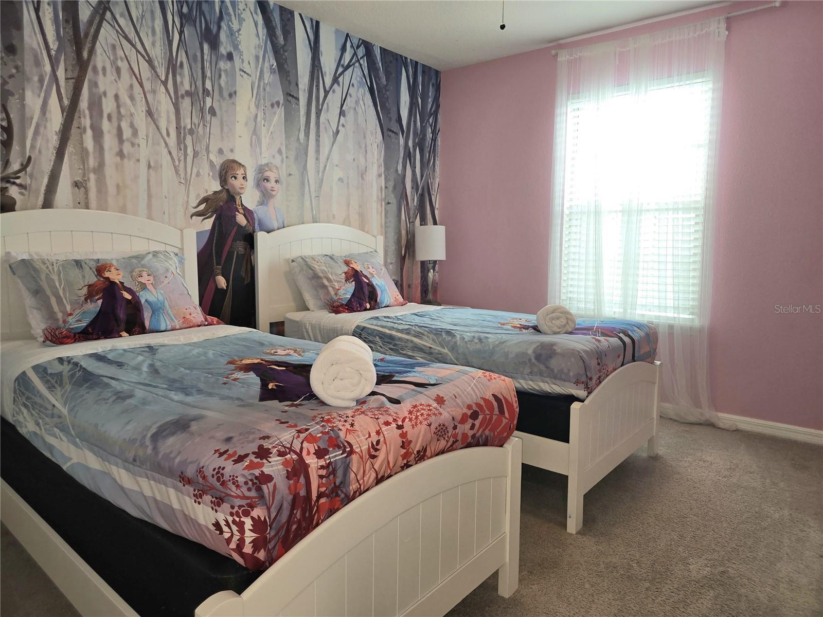 2462 Dubai St Property Photo 40