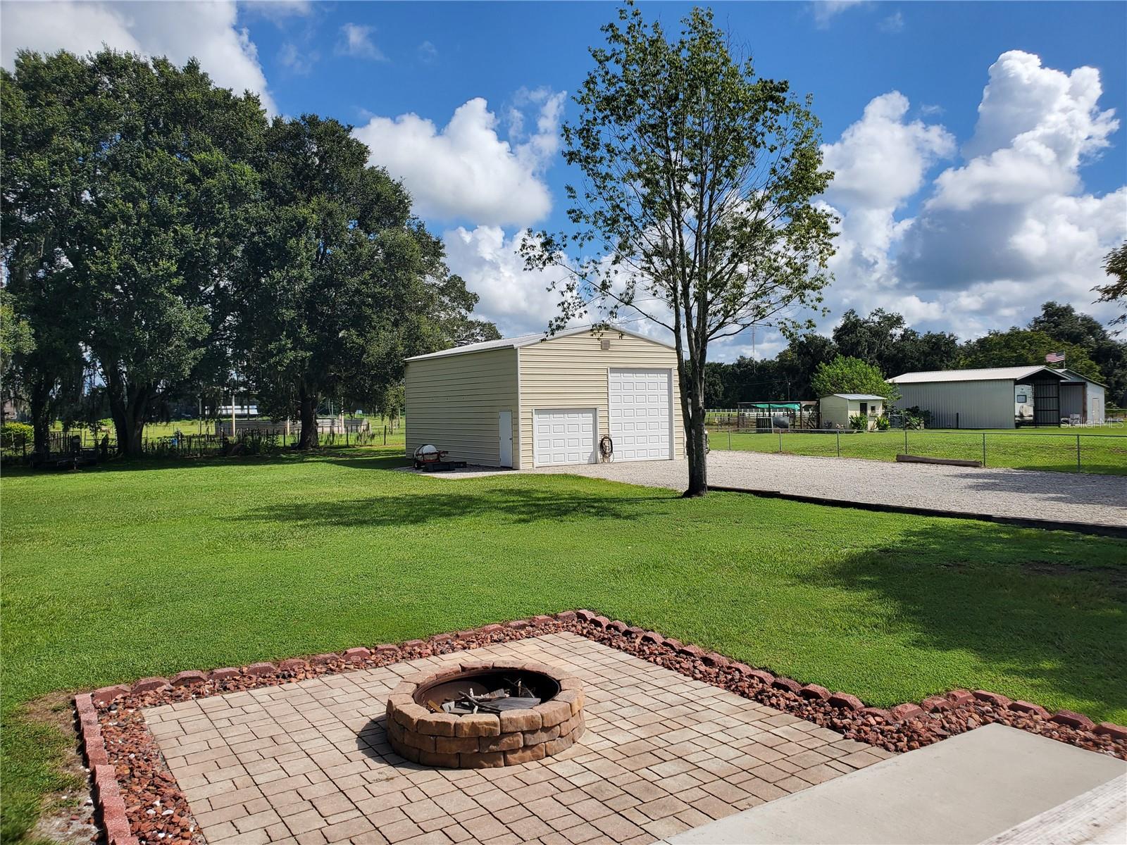 4902 Country Trails Dr Property Photo 5