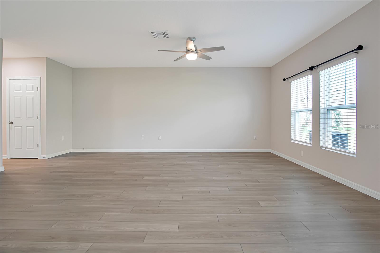 3889 Geranium Ave Property Photo 9
