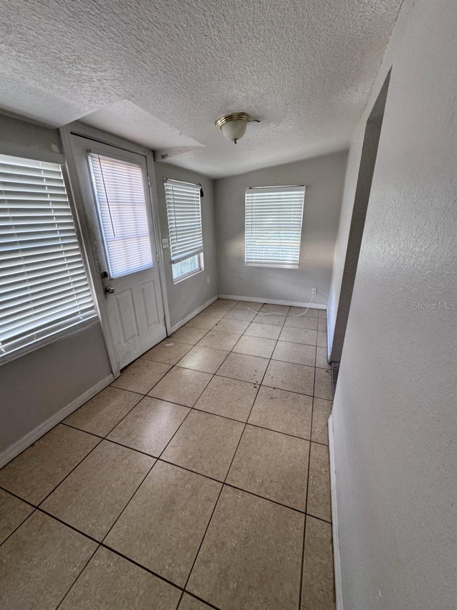 536 Avenue H Se Property Photo 3