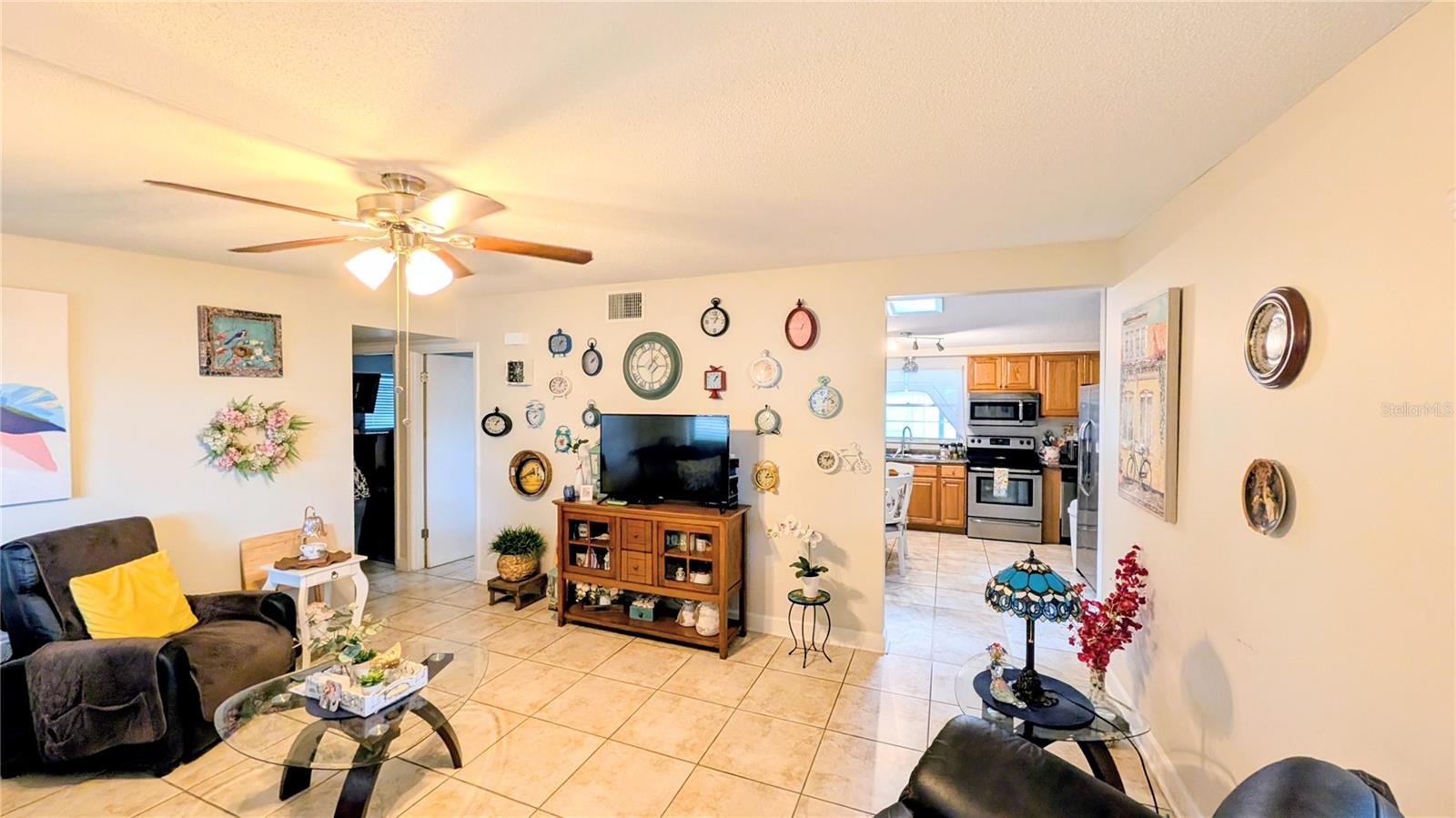 19 Lamplight Ln Property Photo 6
