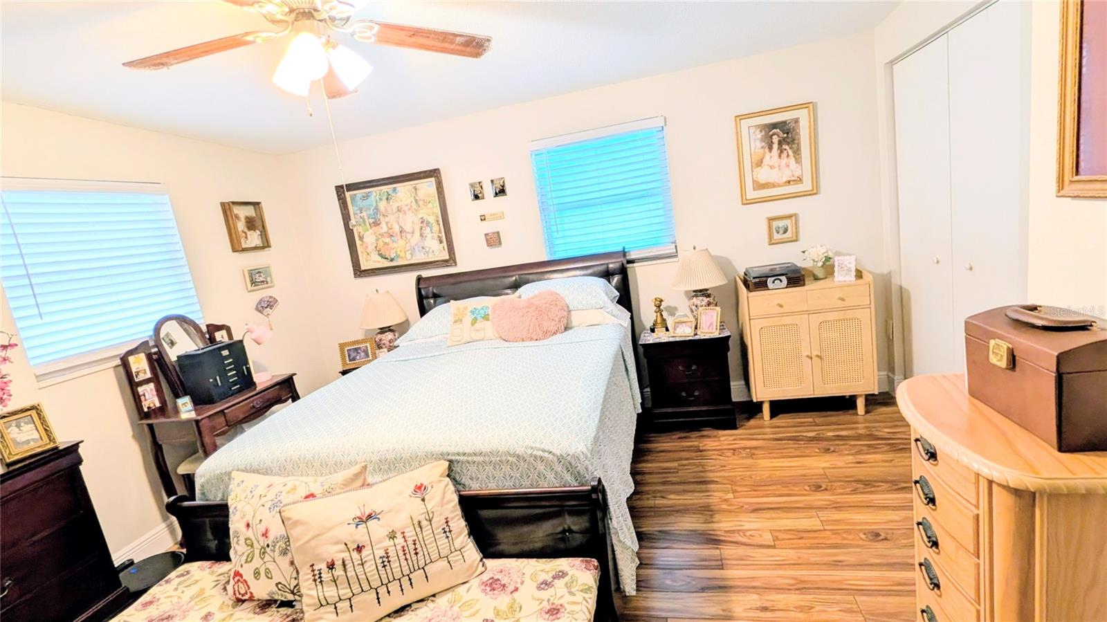 19 Lamplight Ln Property Photo 7