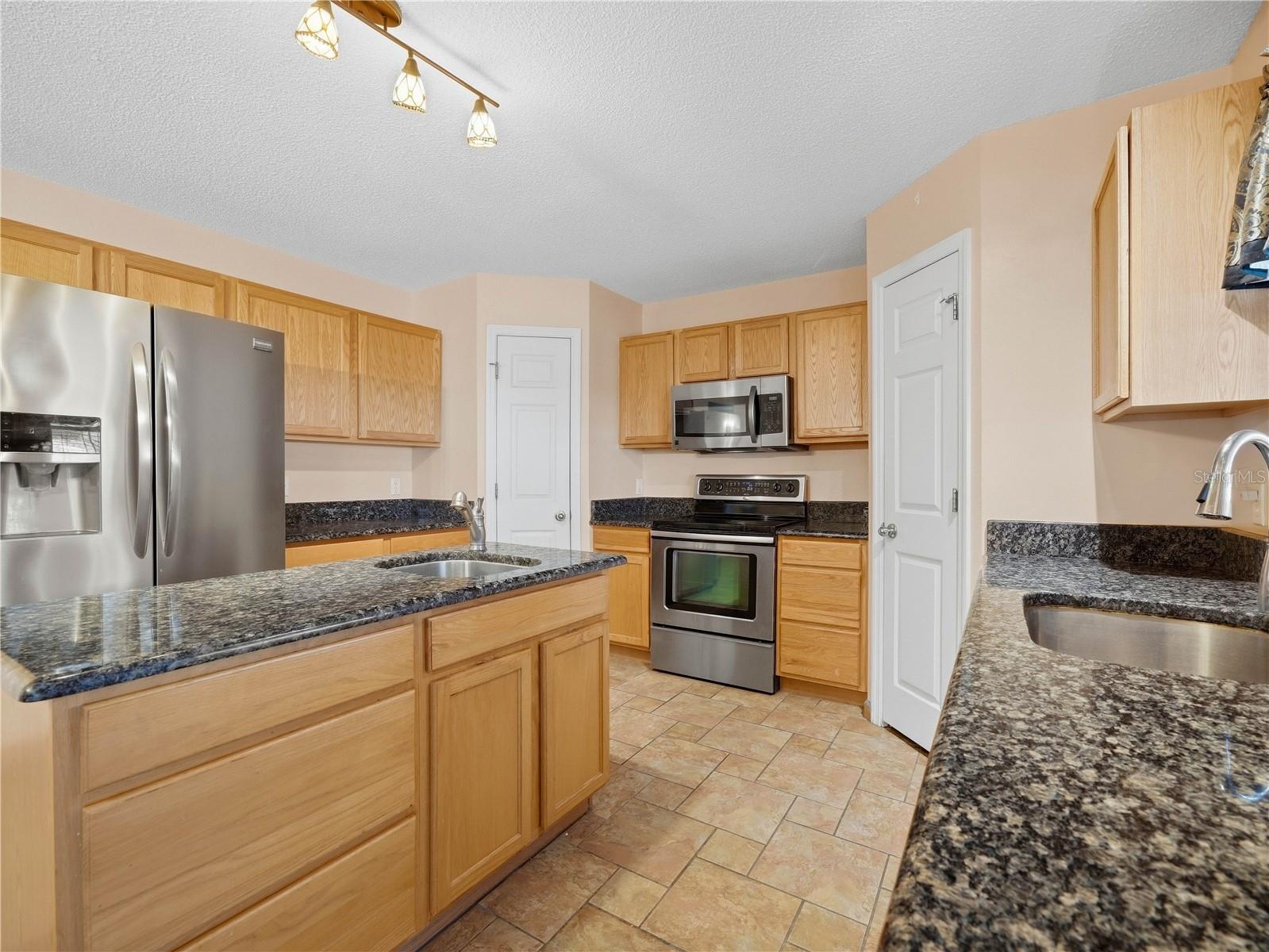 5809 Windridge Dr Property Photo 5