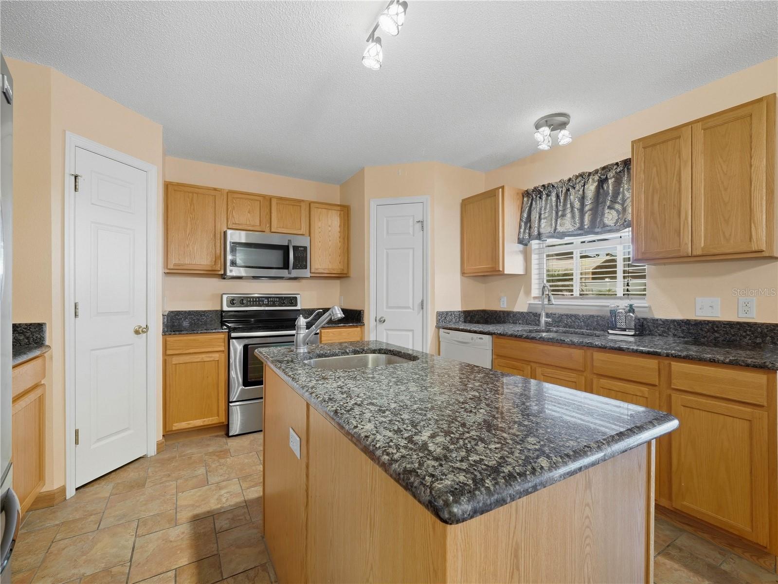 5809 Windridge Dr Property Photo 6