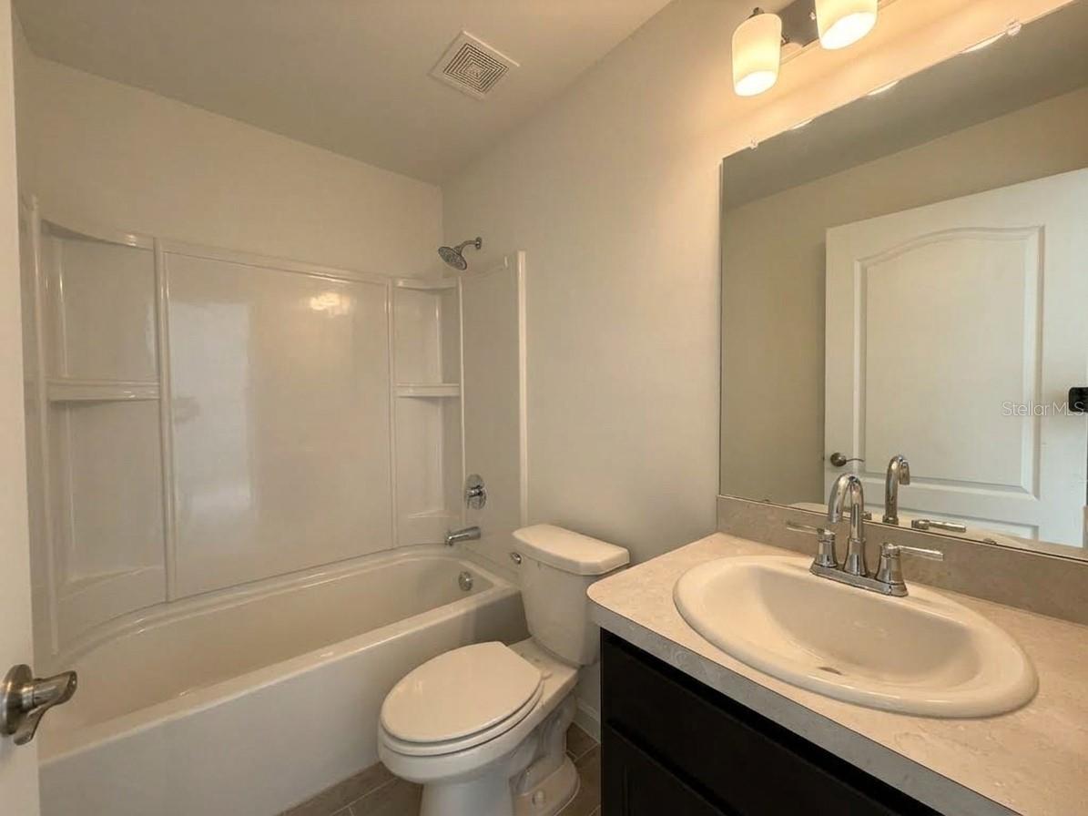 627 W Carey Ln Property Photo 10